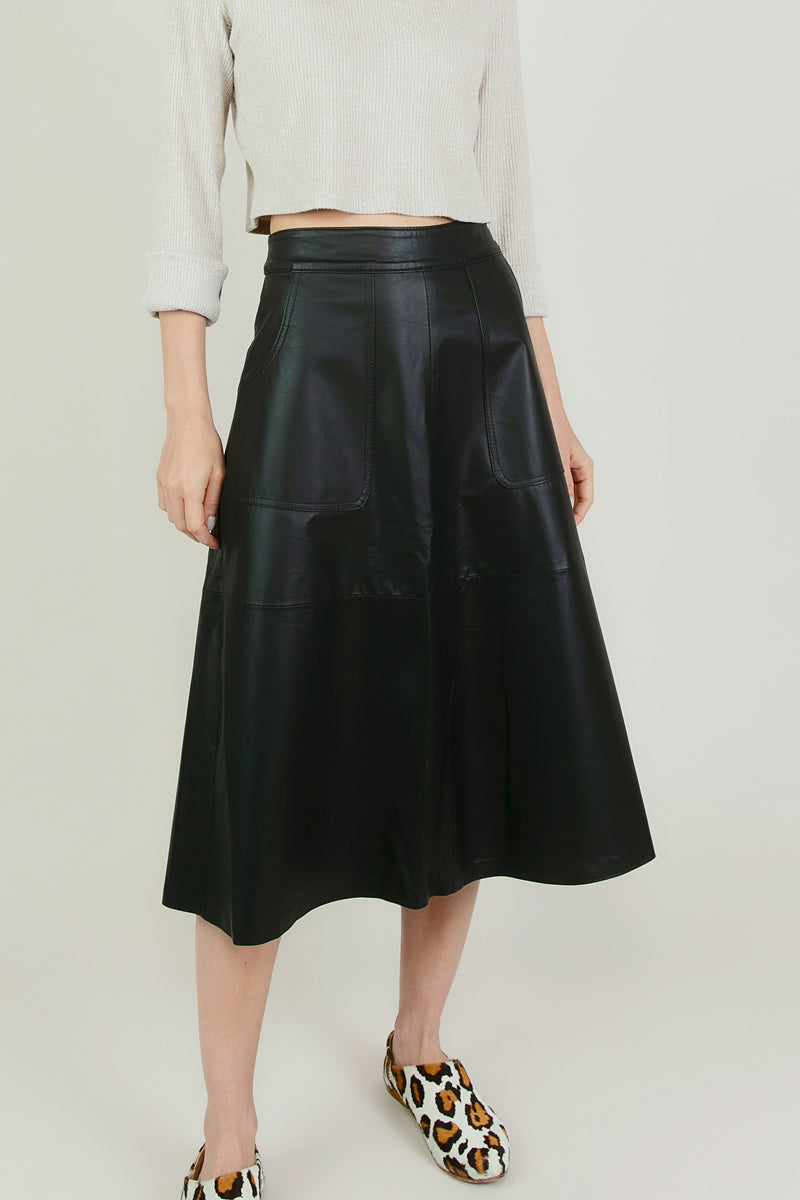 Falda Violeta <br/> Negra