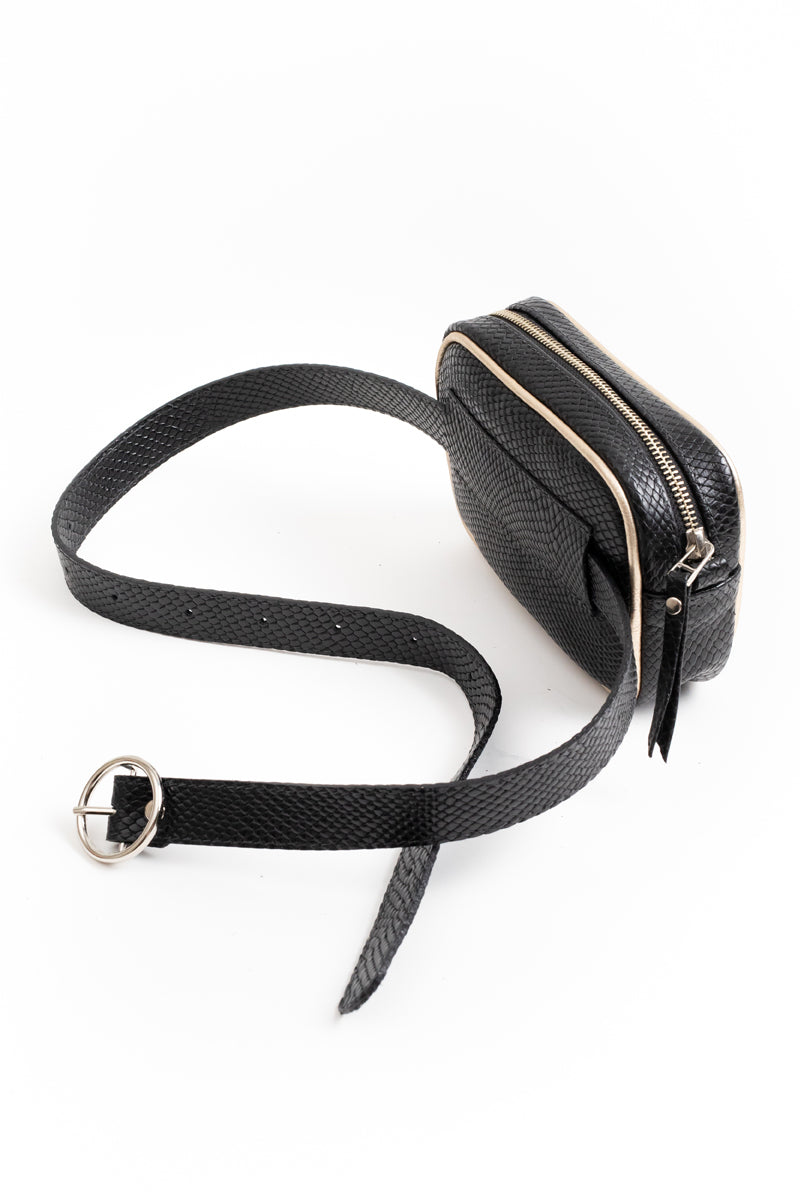 Banano / Cartera Sara Negro texturado