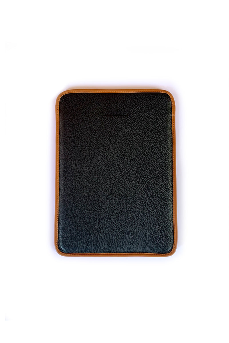 Funda Notebook <br/> negro con camel