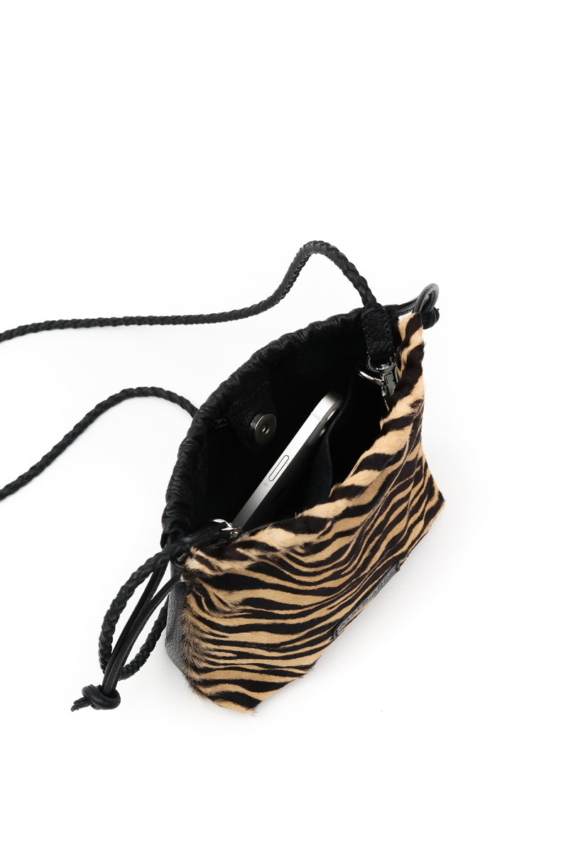 Cartera Clara <br/> Pelo Cebra con Negro