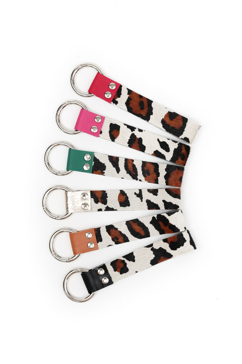Llavero argolla pelo leopardo blanco