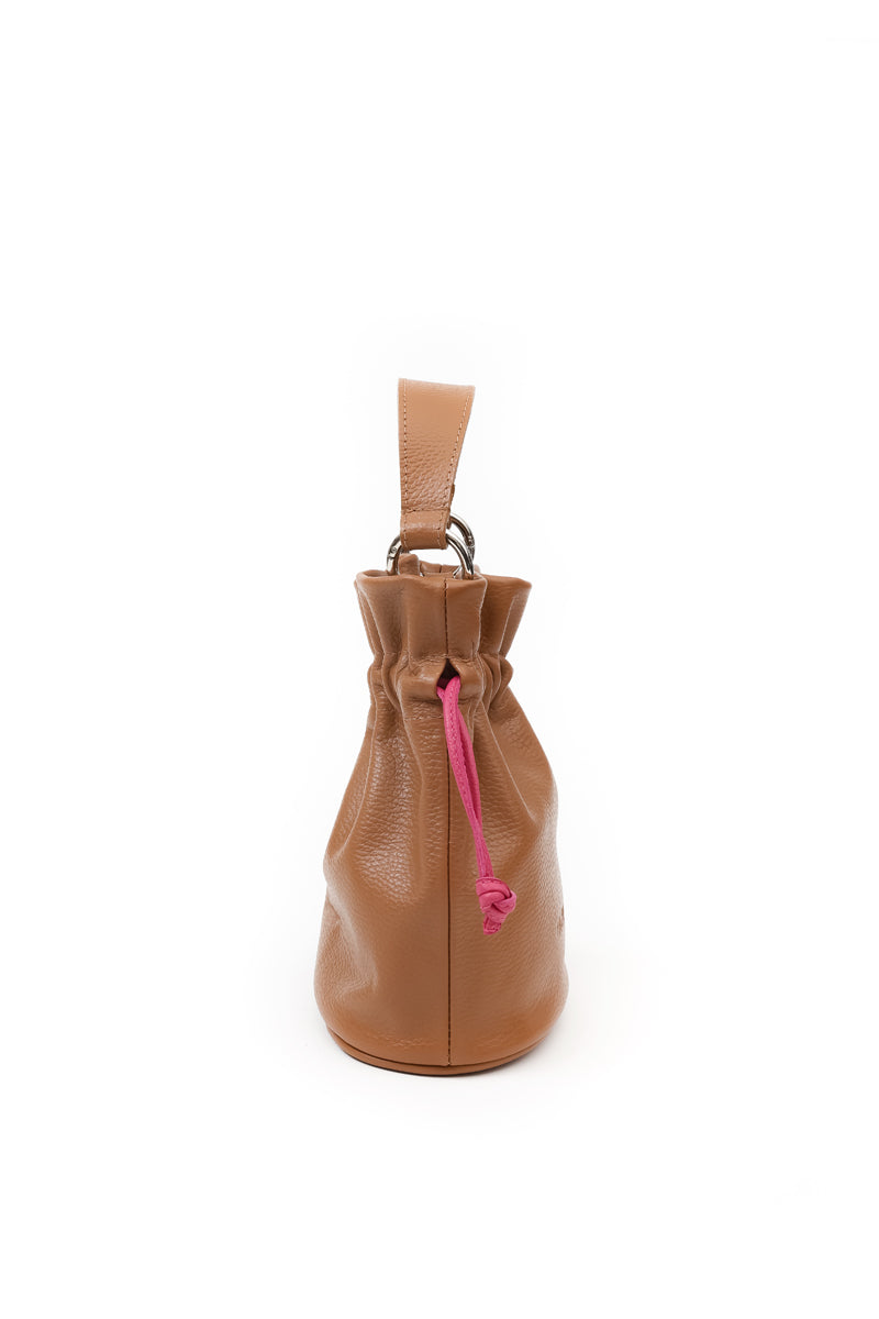 Cartera Aurora <br/> Camel con fucsia
