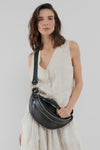 Riñonera Filippa <br/> Croco Azul marino