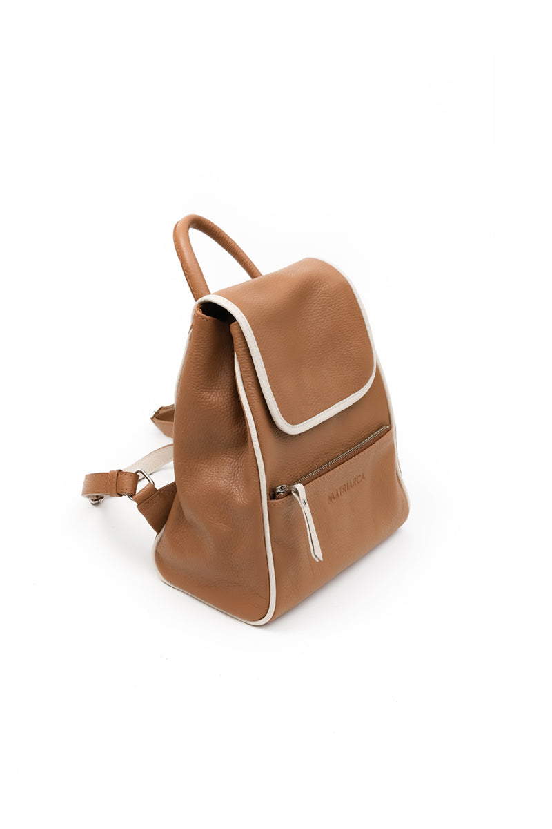 Mochila Irene <br/> Camel con vivo Marfil
