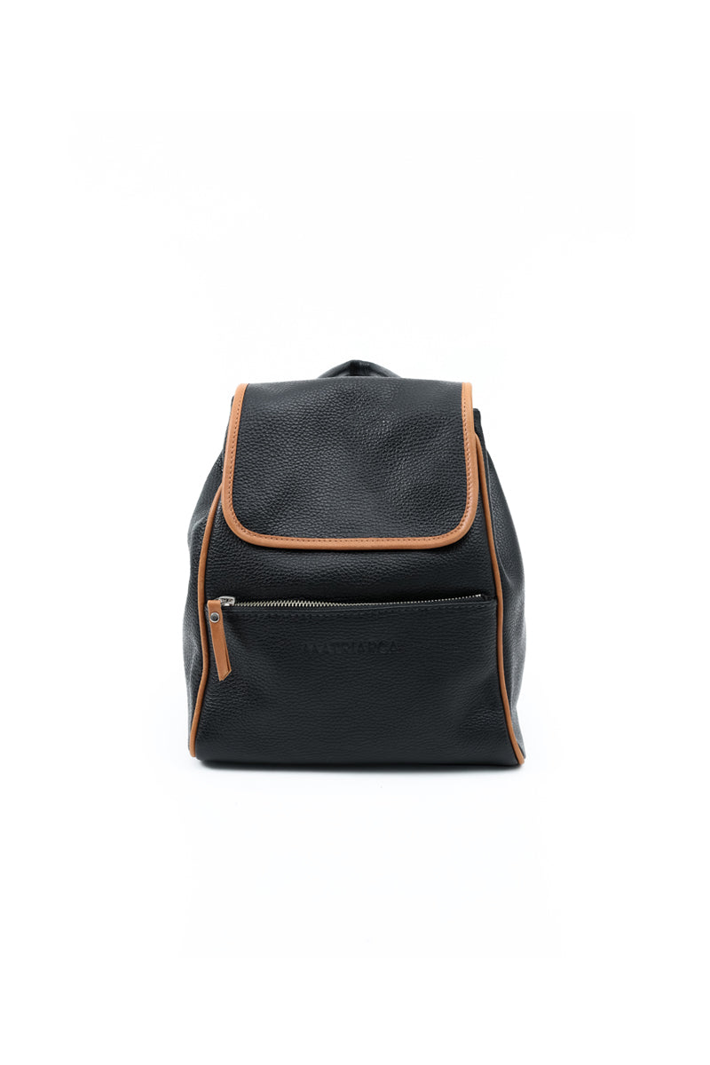 Mochila Irene <br/> Negra con vivo Camel