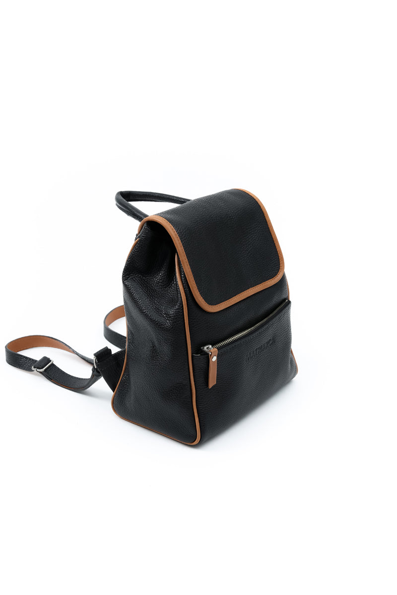 Mochila Irene <br/> Negra con vivo Camel