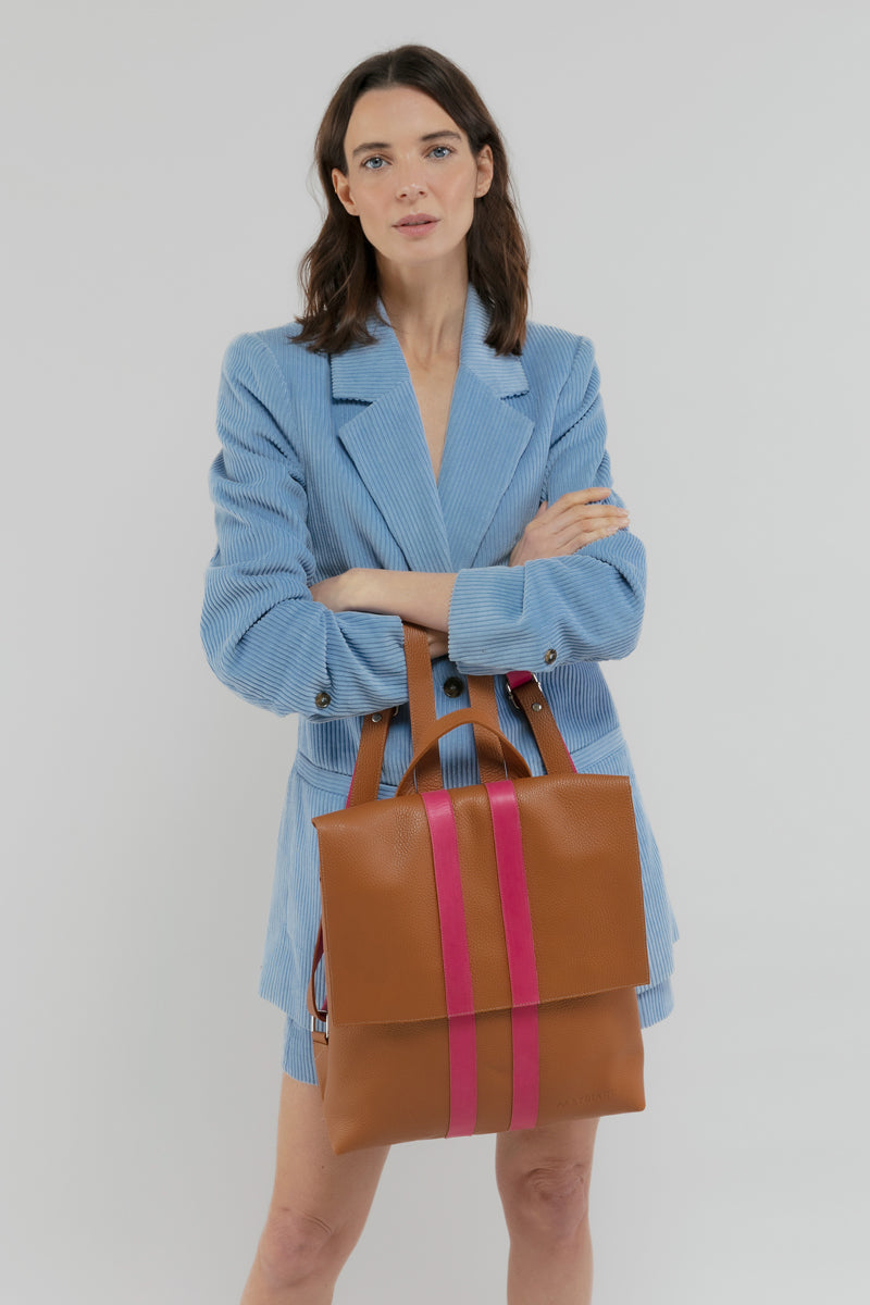 Mochila Simone <br/> Camel con fucsia