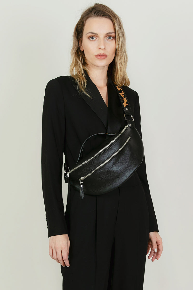 Riñonera Filippa <br/> Negra con print