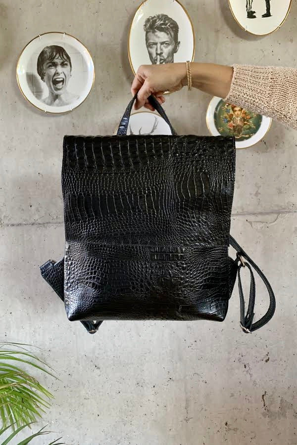 Mochila Simone&lt;br/&gt; Negro caimán