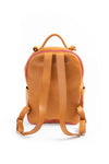 Mochila Olivia <br/> Camel con vivo fucsia