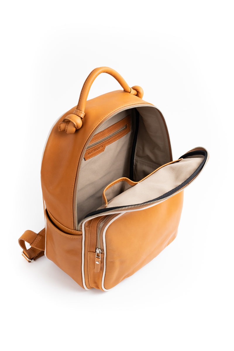 Mochila Olivia <br/> Camel con vivo Marfil