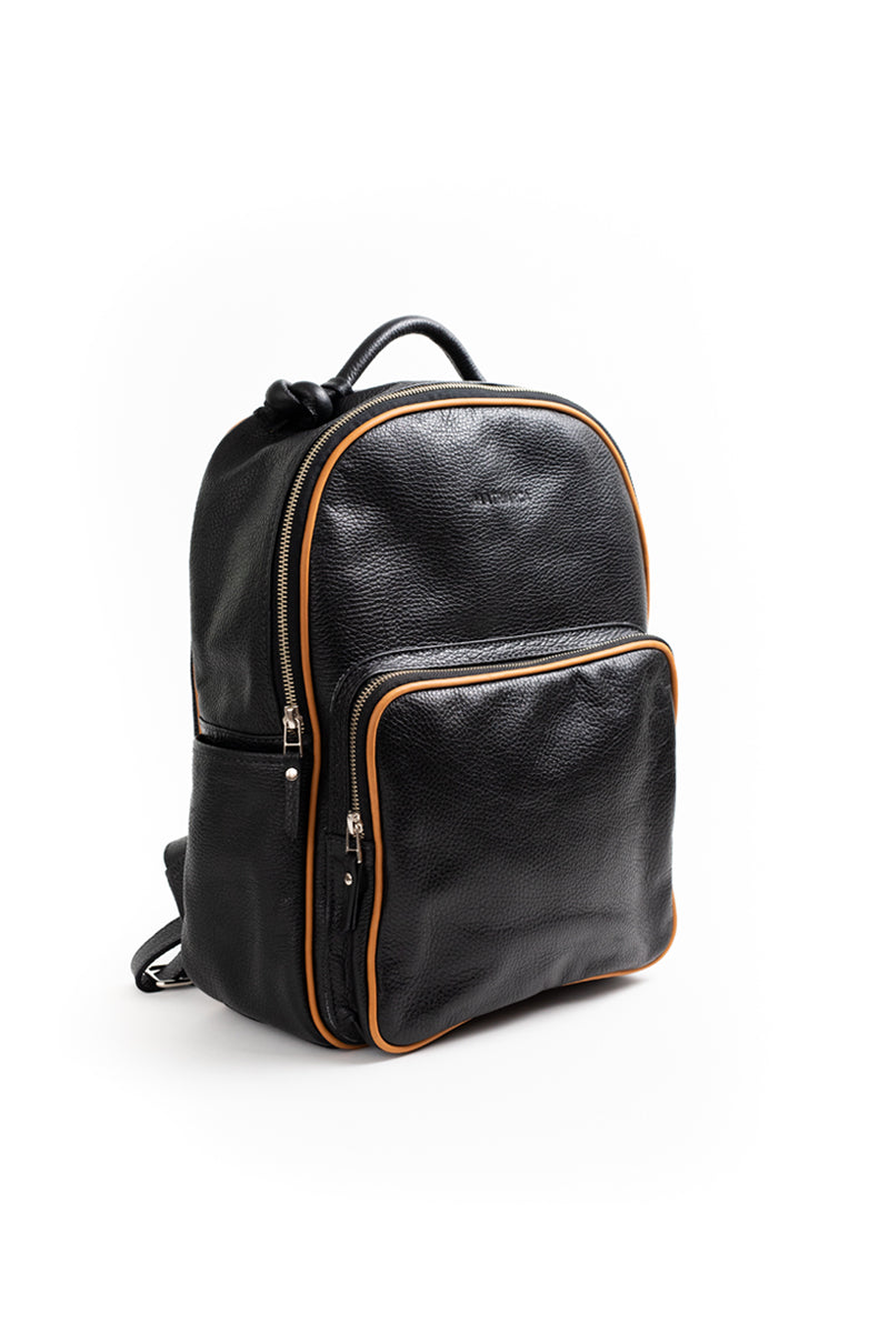 Mochila Olivia <br/> Negra con vivo Camel