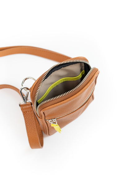 Porta celular Mae <br/> camel con lima