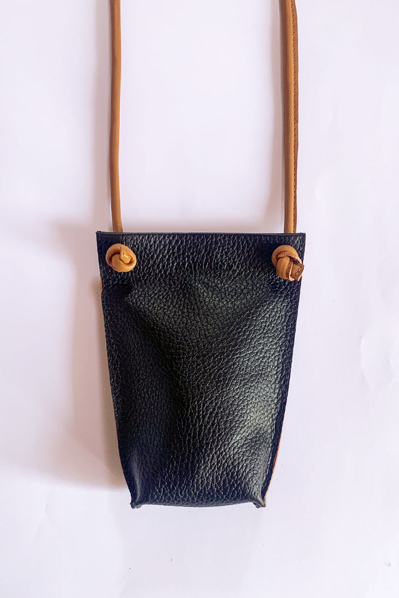 Porta celular Sofía <br/> negro con camel